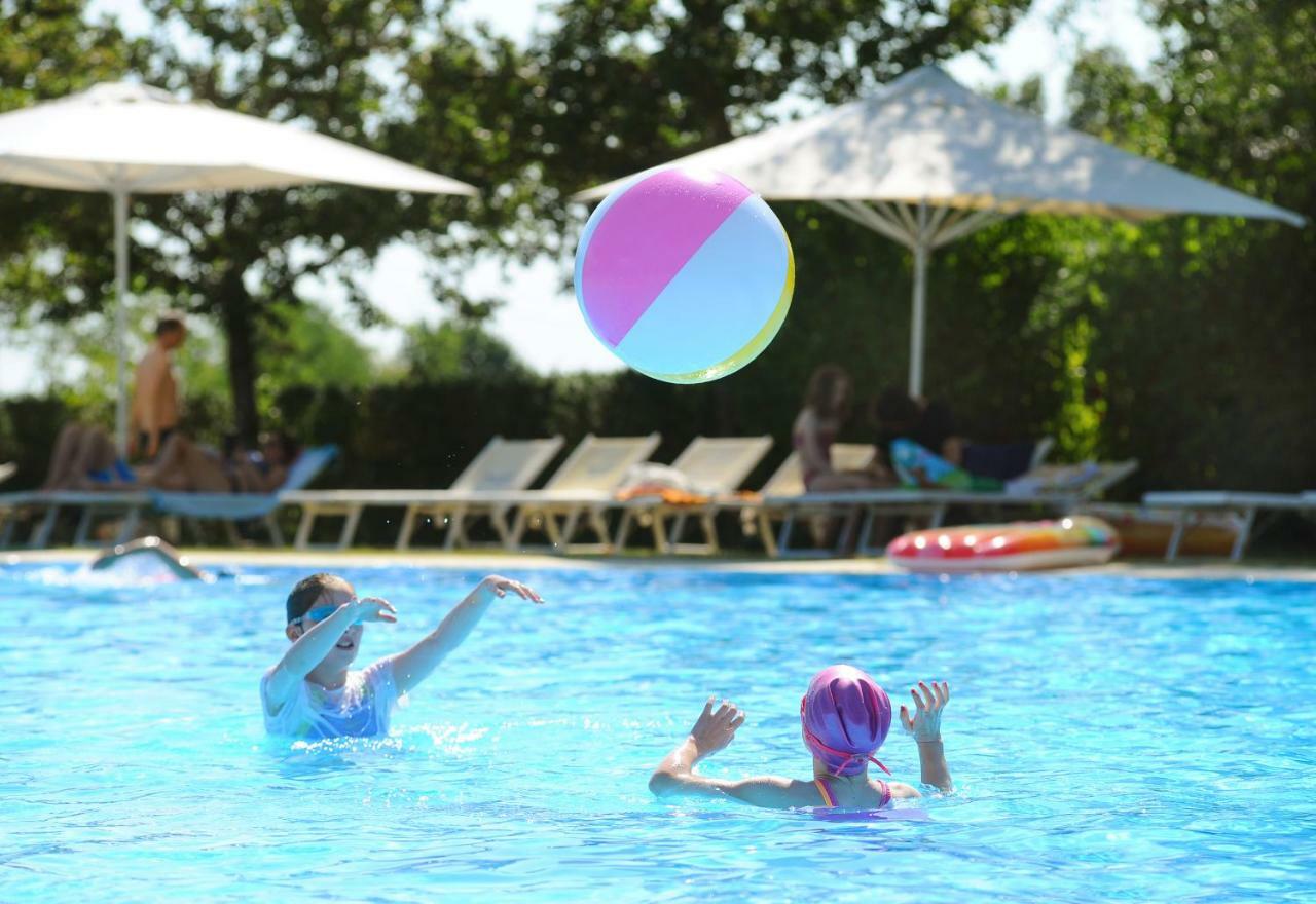 Parco Delle Piscine Hotel Sarteano Eksteriør billede